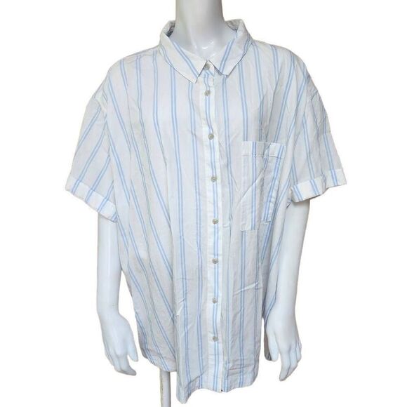 NWT Ava & Viv White & Blue Striped No-Gap Button Front Short Sleeve Top (2X) - Picture 4 of 7